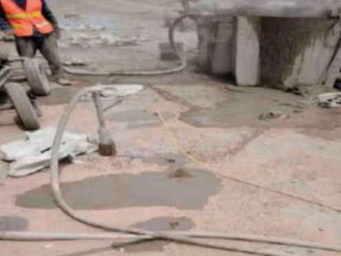 兴安水泥混凝土路面板底注浆技术 路面脱空注浆整治方案